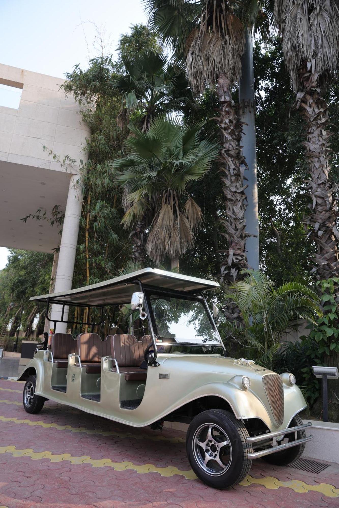 Bravura Gold Resort Meerut Exterior photo