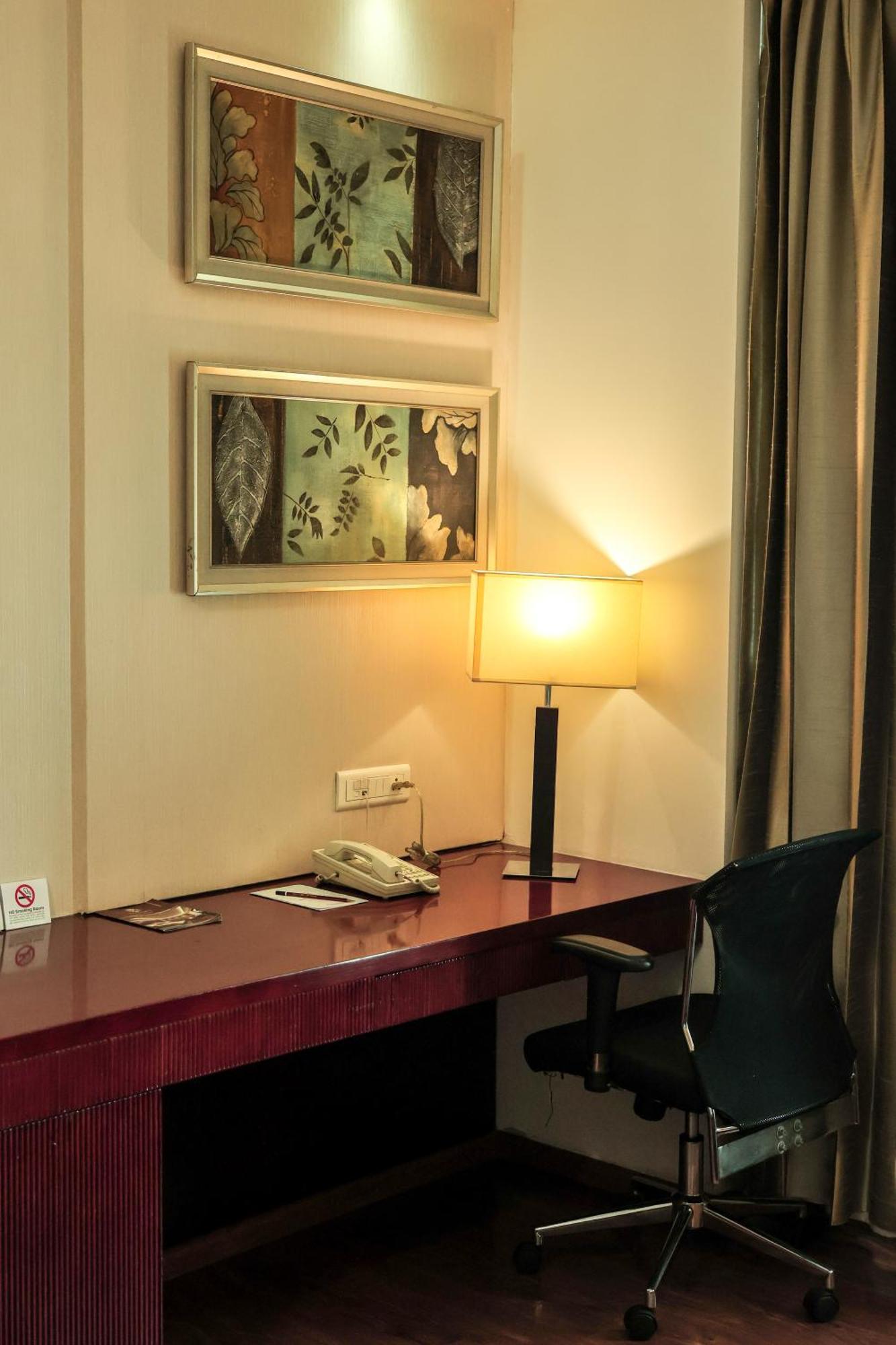 Bravura Gold Resort Meerut Exterior photo